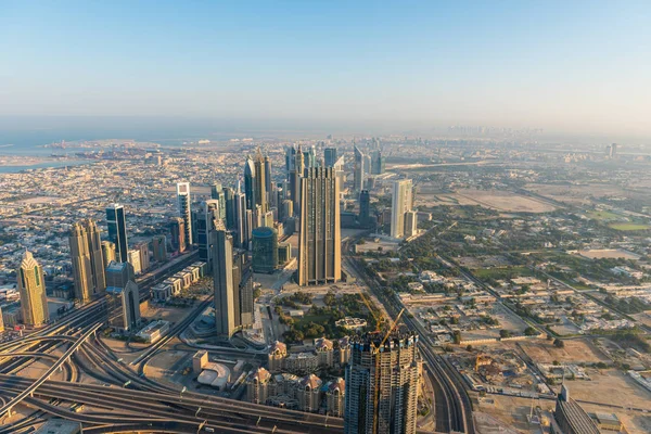 Dubai Innenstadt Morgenszene. Ansicht von oben — Stockfoto