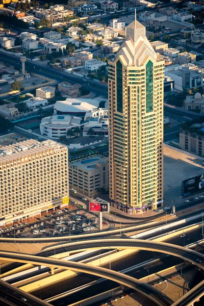 Scena rano centrum Dubaju. Widok z góry — Zdjęcie stockowe