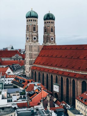 Münih'teki Frauenkirche kilisesinin havadan görünümü
