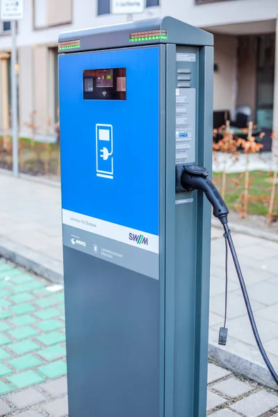Electric vehicle charging station — Stock Photo, Image