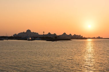 Abu Dabi Bae'deki Laguna ve Başkanlık Sarayı