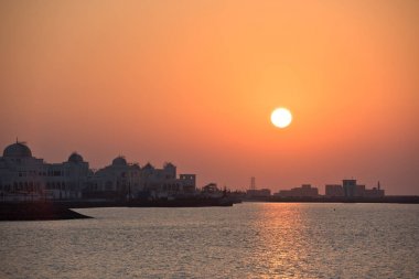 Abu Dabi Bae'deki Laguna ve Başkanlık Sarayı
