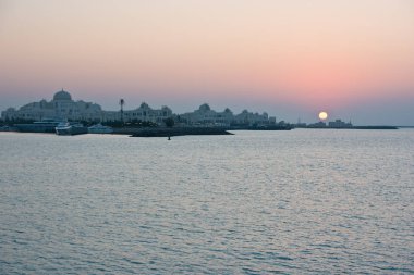 Abu Dabi Bae'deki Laguna ve Başkanlık Sarayı