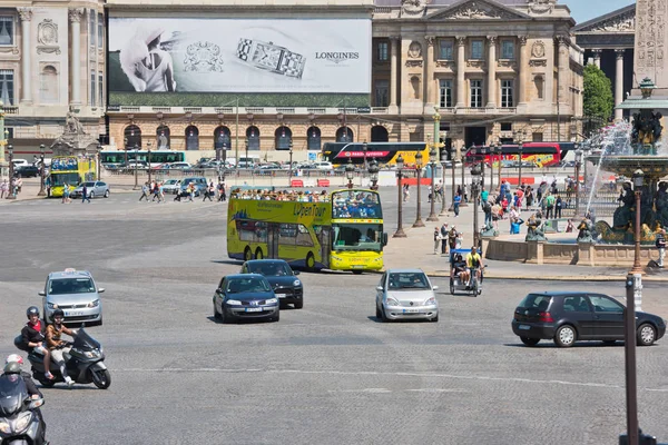 Traffico stradale auto sulla strada di Parigi — Foto Stock