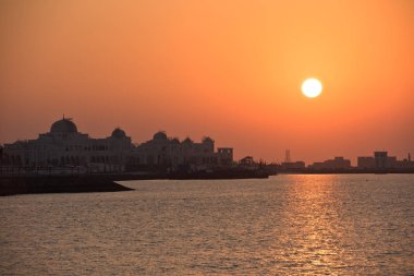 Abu Dabi Bae'deki Laguna ve Başkanlık Sarayı