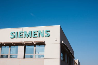 Siemens Company logosu binasında