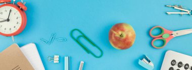 Okul konseptine geri uzun geniş afiş 