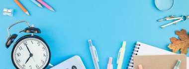 Okul konseptine geri uzun geniş afiş 