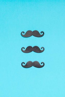 Kağıt bıyıkları erkekler babalar baba konsepti için