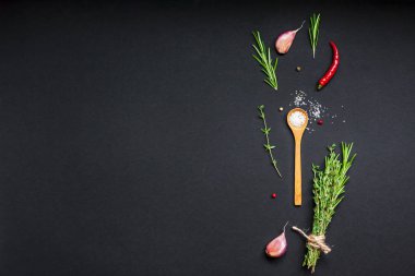 Yeşillik otlar ve baharatlar ile gıda arka plan