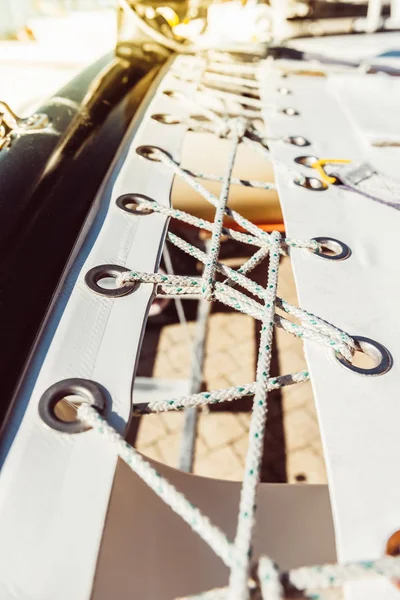 Modern yacht skyddsnät — Stockfoto