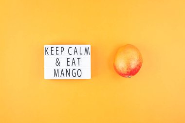 Yaratıcı kompozisyon mango meyve