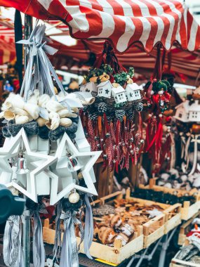 Güzel Noel ağacı süslemesi