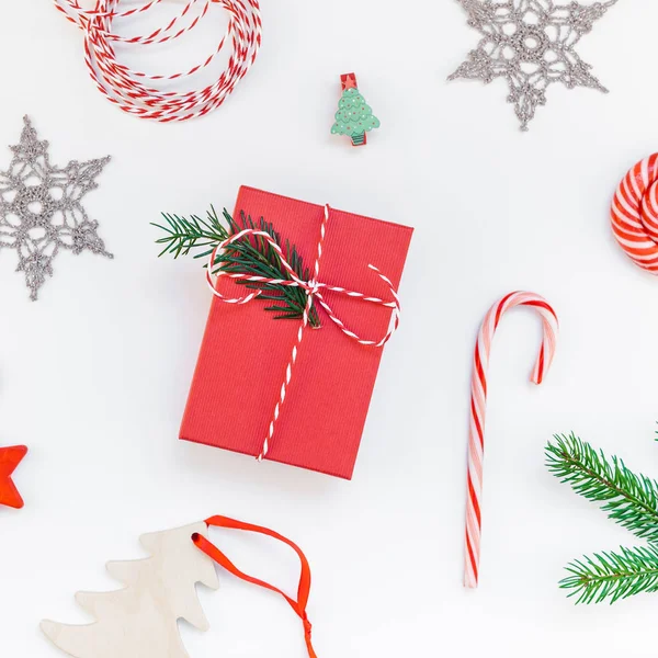 Patrón de decoración de Navidad sobre fondo blanco — Foto de Stock