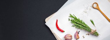 Yeşillik otlar ve baharatlar ile gıda arka plan