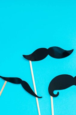 Kağıt bıyıkları erkekler babalar baba konsepti için