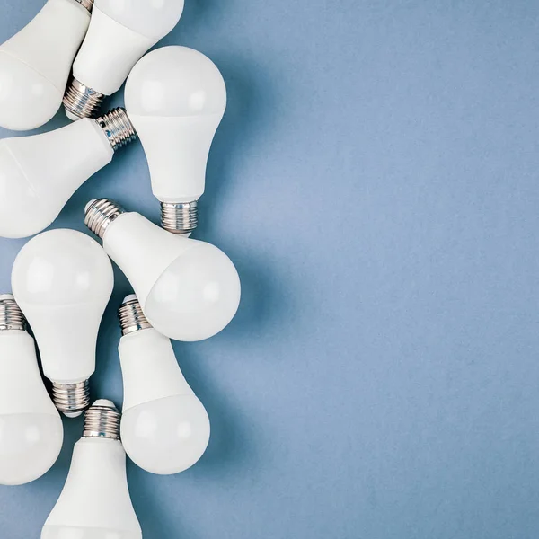 Économie d'énergie et ampoules LED écologiques — Photo