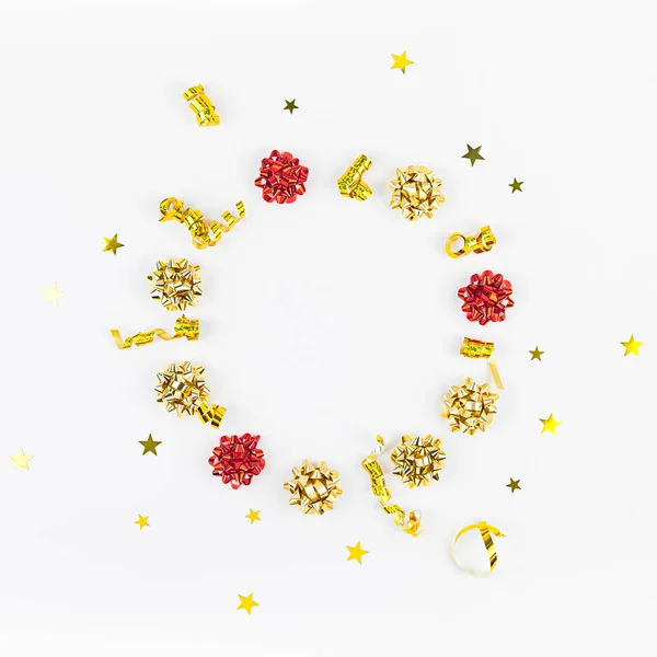 Composición navideña con marco dorado — Foto de Stock