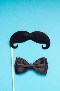 Kağıt bıyıkları erkekler babalar baba konsepti için