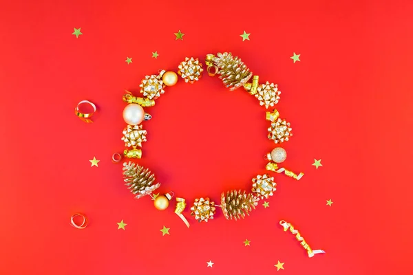 Navidad corona redonda dorada marco fondo —  Fotos de Stock