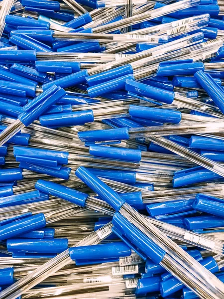 Ballpoint tumpukan pena di toko alat tulis — Stok Foto