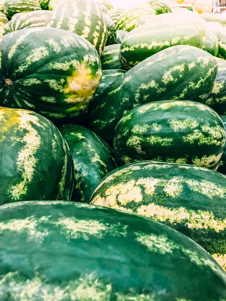 Fresh watermelons selling in a supermarket — Stock Photo, Image