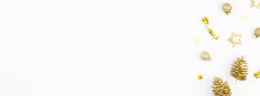 Altın dekorasyon ile Noel kompozisyon