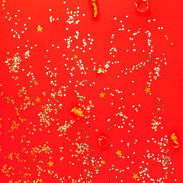 Χριστούγεννα χρυσή λάμψη στο κόκκινο φόντο — Φωτογραφία Αρχείου