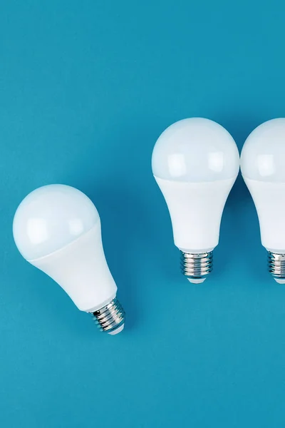 Енергозберігаючі та екологічно чисті світлодіодні лампи — стокове фото