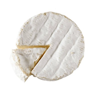Delicios Camembert peyniri, beyaz üzerine izolasyon.