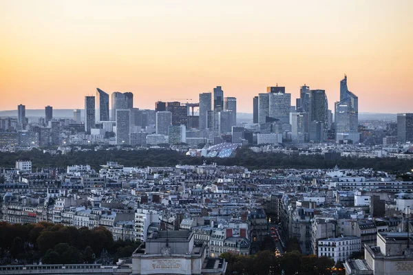 フランス 2016 フランス デファンス ビジネス地区の空撮 サンセットの時間に — ストック写真