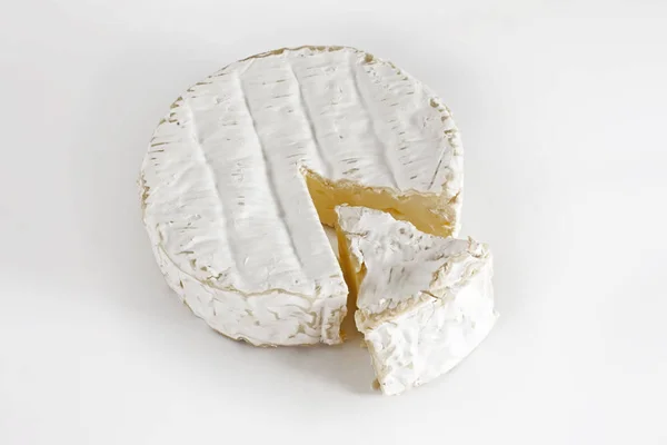 Delicios Queso Camembert Aislamiento Sobre Blanco — Foto de Stock