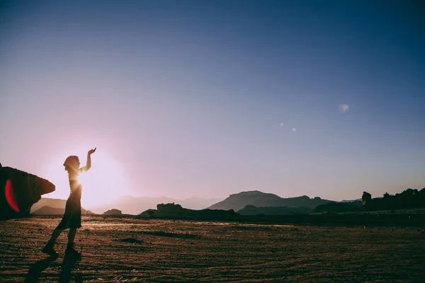 Beautiful Young Woman Timna Desert Israel Rocks Sunset Time Mystic — Stock Photo, Image