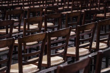 Katolik Kilisesi de Paris kiliselerinde