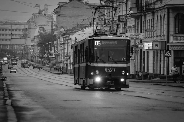 Charkiv Ukraina April 2016 Gamla Inlägg Sovjetunionen Spårvagn Regnigt Väder — Stockfoto