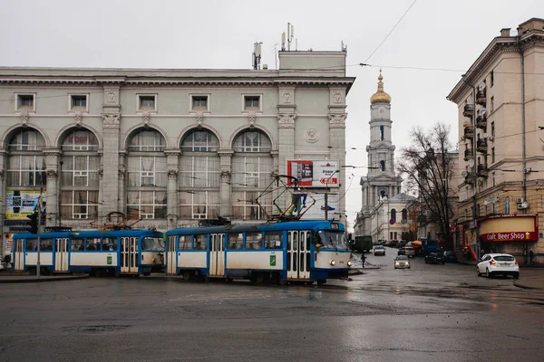 Kharkiv Ukrajna 2016 Április Régi Post Szovjetunió Villamos Esős Időben — Stock Fotó