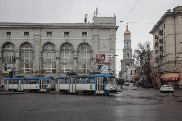 Kharkiv Ukraine April 2016 Alte Straßenbahn Bei Regenwetter Kharkiv Ukraine — Stockfoto