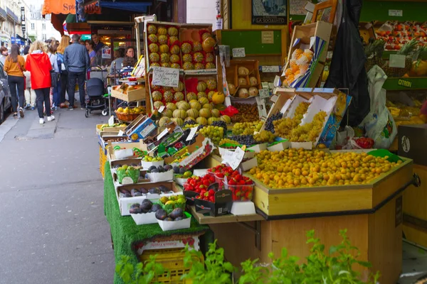Paříž Francie Října 2016 Různé Zeleniny Ovoce Jsou Rozloženy Výloze — Stock fotografie