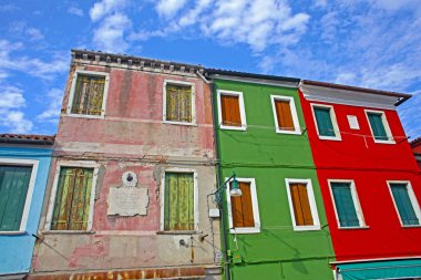 Burano Adası, Venedik, İtalya 'da renkli evler alındı 
