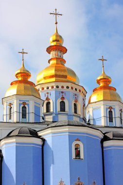Bahar aylarında Ukrayna alınan Kiev katedral içinde altın baş edebiliyor 