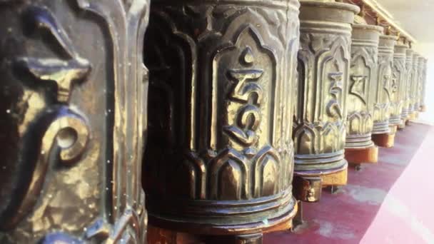 Tibetan Prayer Wheels Prayer Rolls Faithful Buddhists Sanskrit Writing Mani — Stock Video