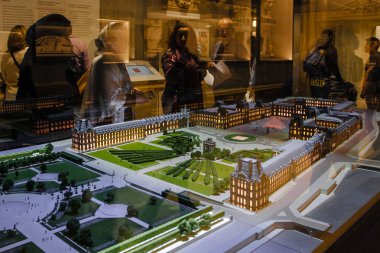 Paris, Fransa, - 3 Ekim 2016 Louvre Musée du Louvre, Paris, 3 Ekim 2016 içinde /Louvre Müzesi model