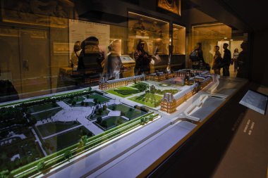 Paris, Fransa, - 3 Ekim 2016 Louvre Musée du Louvre, Paris, 3 Ekim 2016 içinde /Louvre Müzesi model