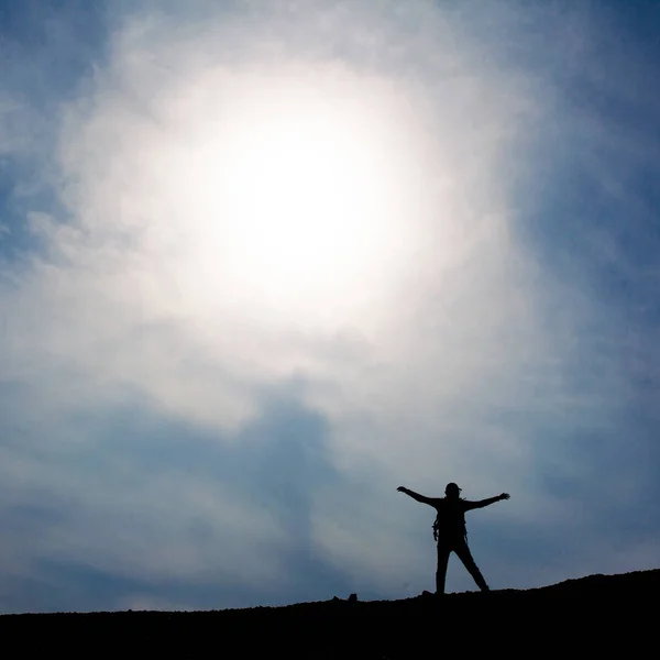 Tourist Walking Hill Silhouette — Stock Photo, Image