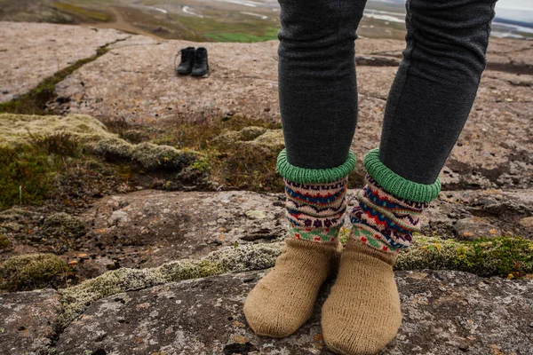 Pernas Meias Com Belo Ornamento Natureza Islândia Musgo — Fotografia de Stock