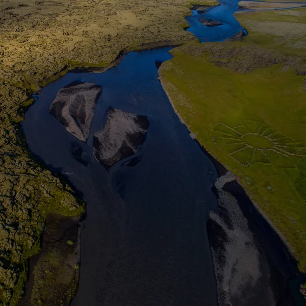 Isländische Landschaft Mit Flüssen Und Schönen Hügeln — Stockfoto