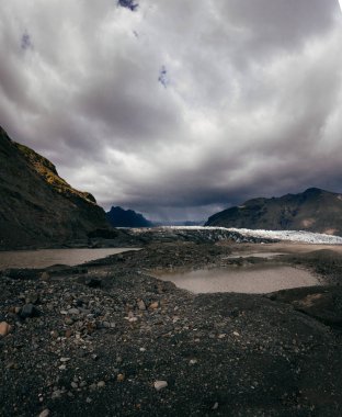 Fırtınalı havada Jokulsarlon Buzulu, İzlanda