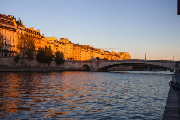 Cartoline Parigi Fiume Senna Villette Schiera Nelle Soleggiate Giornate Parigine — Foto Stock