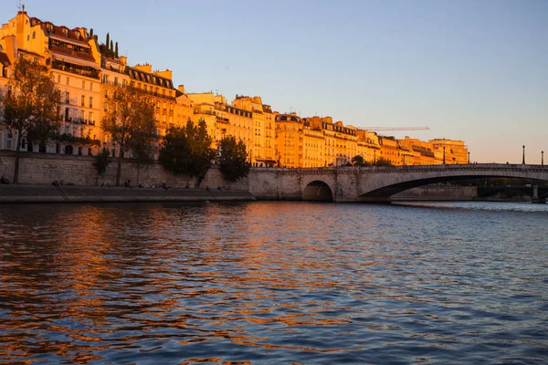 Postales Desde París Río Sena Casas Adosadas Los Soleados Días — Foto de Stock