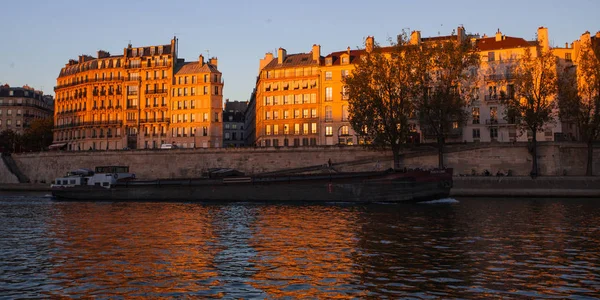 Postales Desde París Río Sena Casas Adosadas Los Soleados Días — Foto de Stock